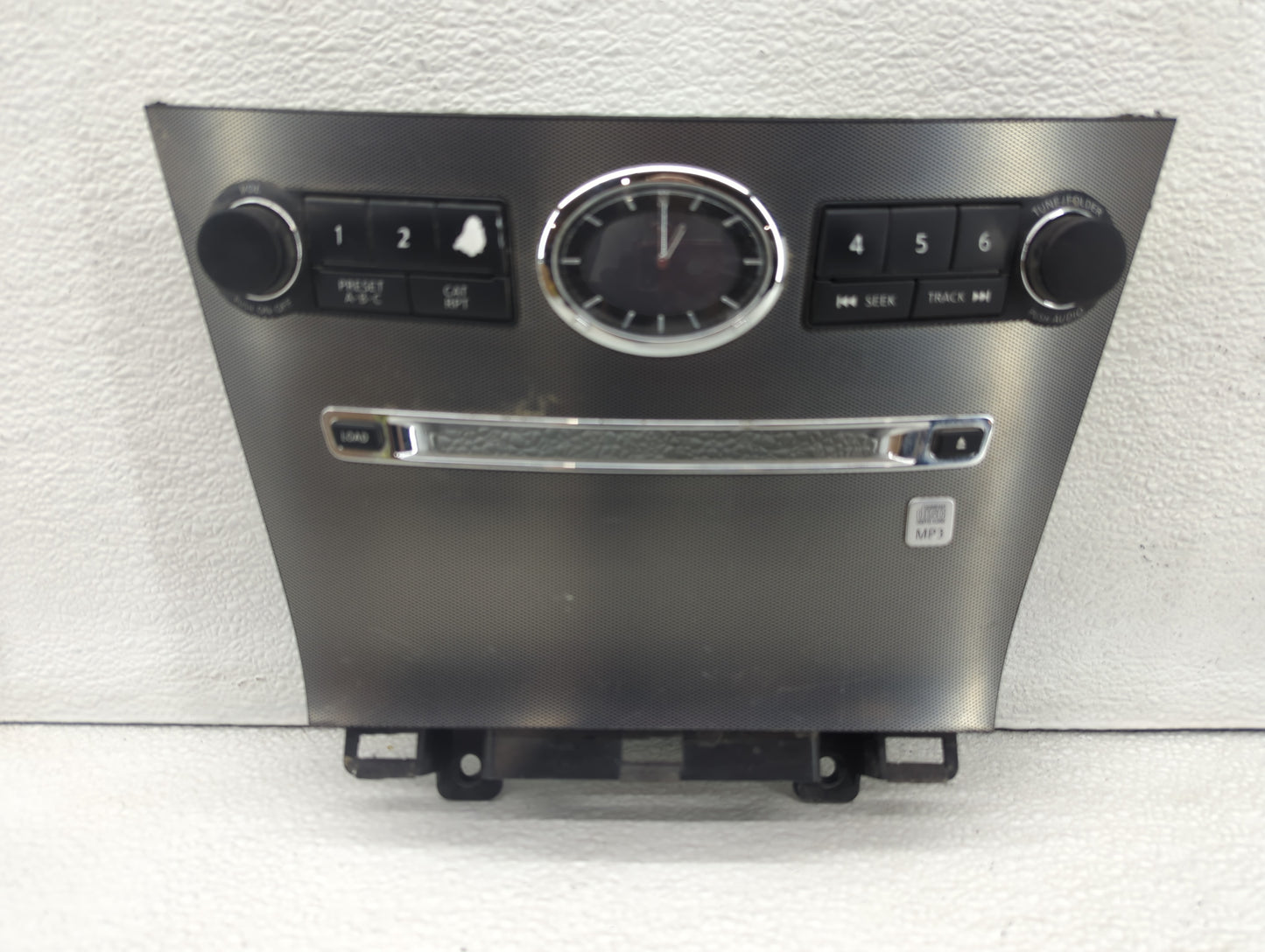 2006-2007 Infiniti M45 Radio Control Panel - Oemusedautoparts1.com