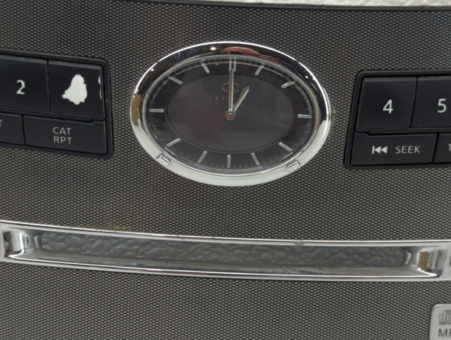 2006-2007 Infiniti M45 Radio Control Panel - Oemusedautoparts1.com