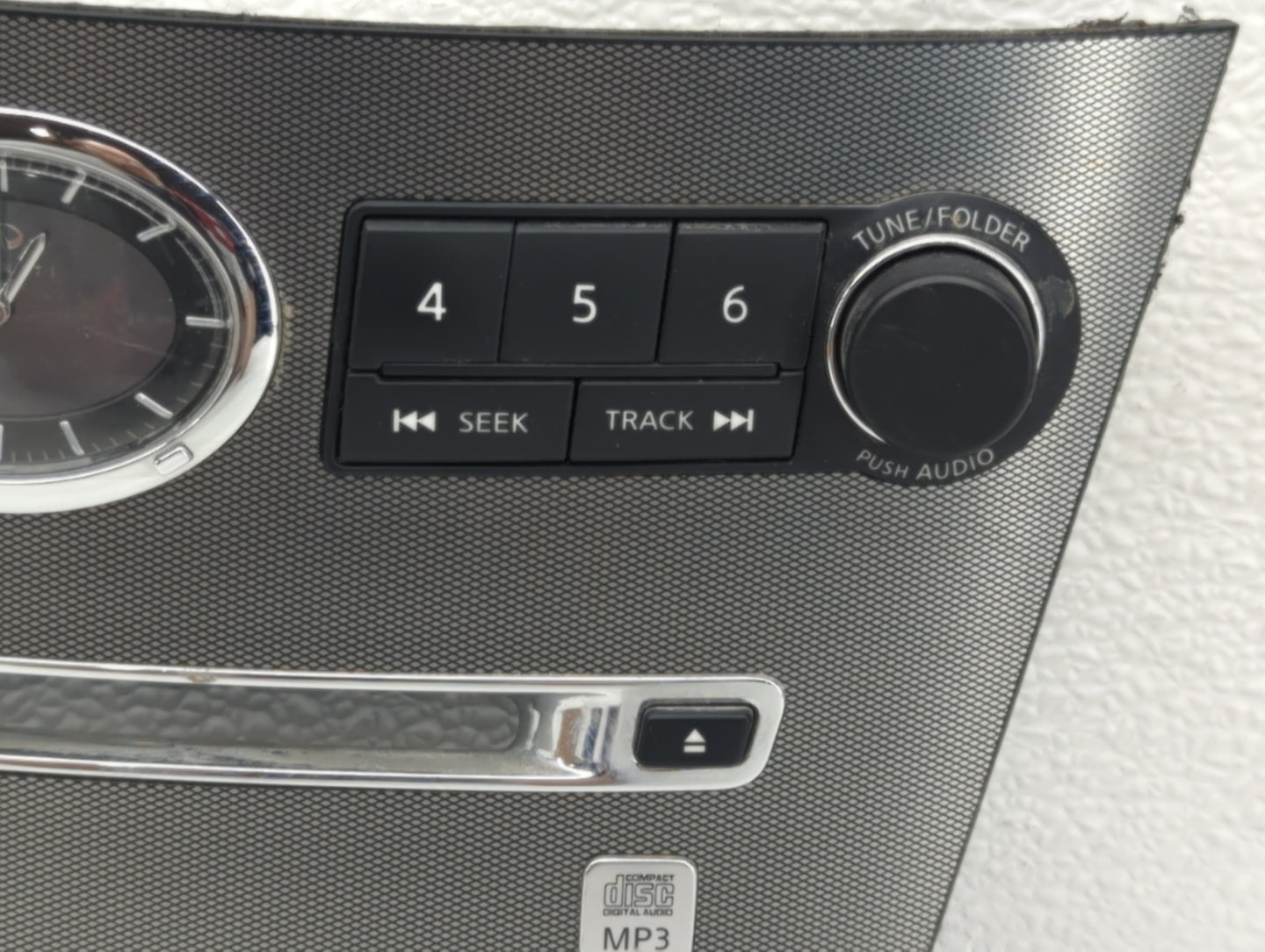 2006-2007 Infiniti M45 Radio Control Panel - Oemusedautoparts1.com