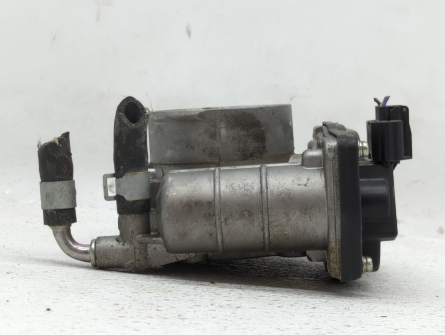 2014-2018 Infiniti Q50 Throttle Body P/N:526-02 RME60-16 Fits OEM Used Auto Parts - Oemusedautoparts1.com