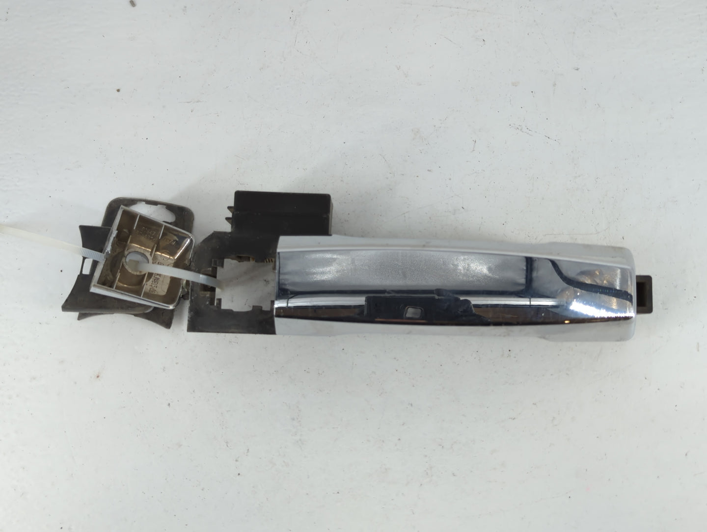 2004-2007 Infiniti Qx56 Driver Rear Left Door Handle Exterior Assembly - Oemusedautoparts1.com