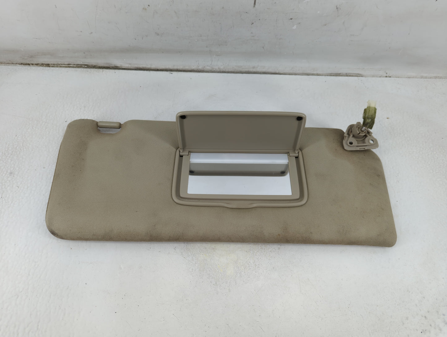 2004-2010 Infiniti Qx56 Sun Visor Shade Replacement Passenger Right Mirror Fits OEM Used Auto Parts - Oemusedautoparts1.com