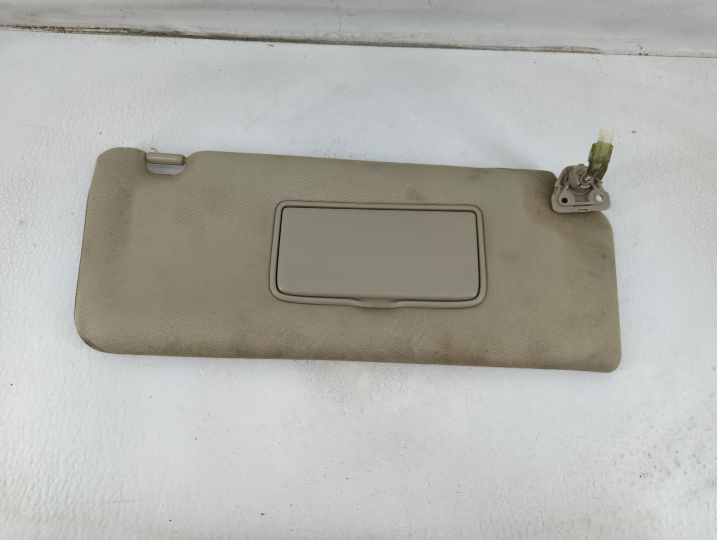 2004-2010 Infiniti Qx56 Sun Visor Shade Replacement Passenger Right Mirror Fits OEM Used Auto Parts - Oemusedautoparts1.com
