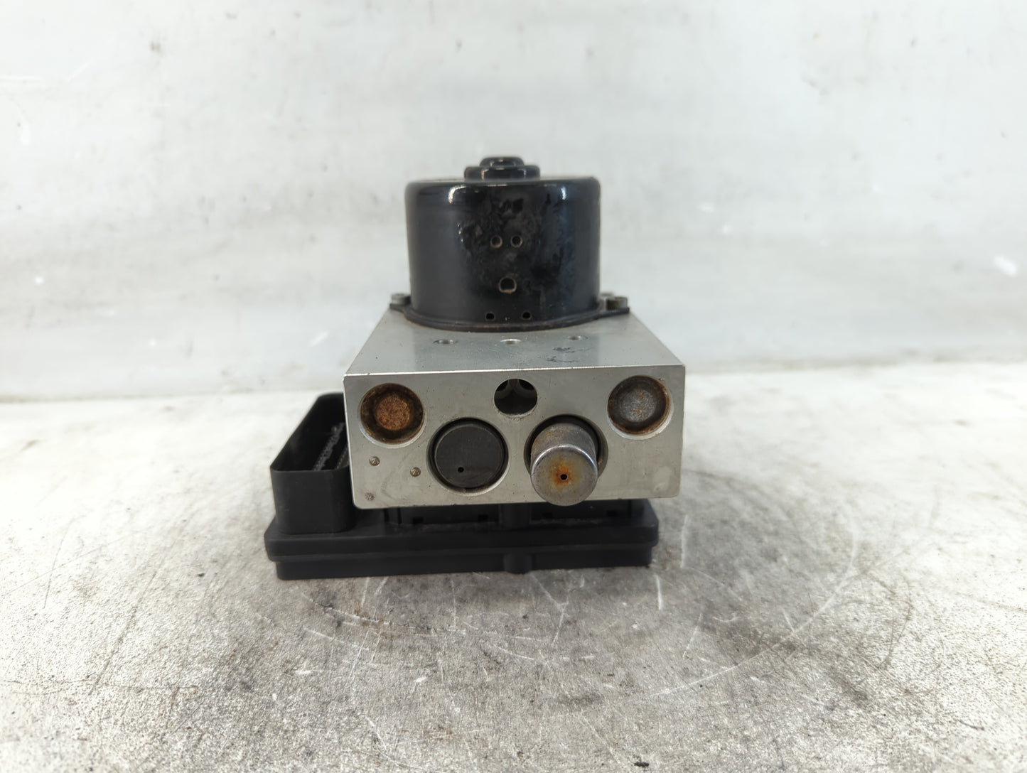 2007 Infiniti Qx56 ABS Pump Control Module Replacement Fits OEM Used Auto Parts - Oemusedautoparts1.com