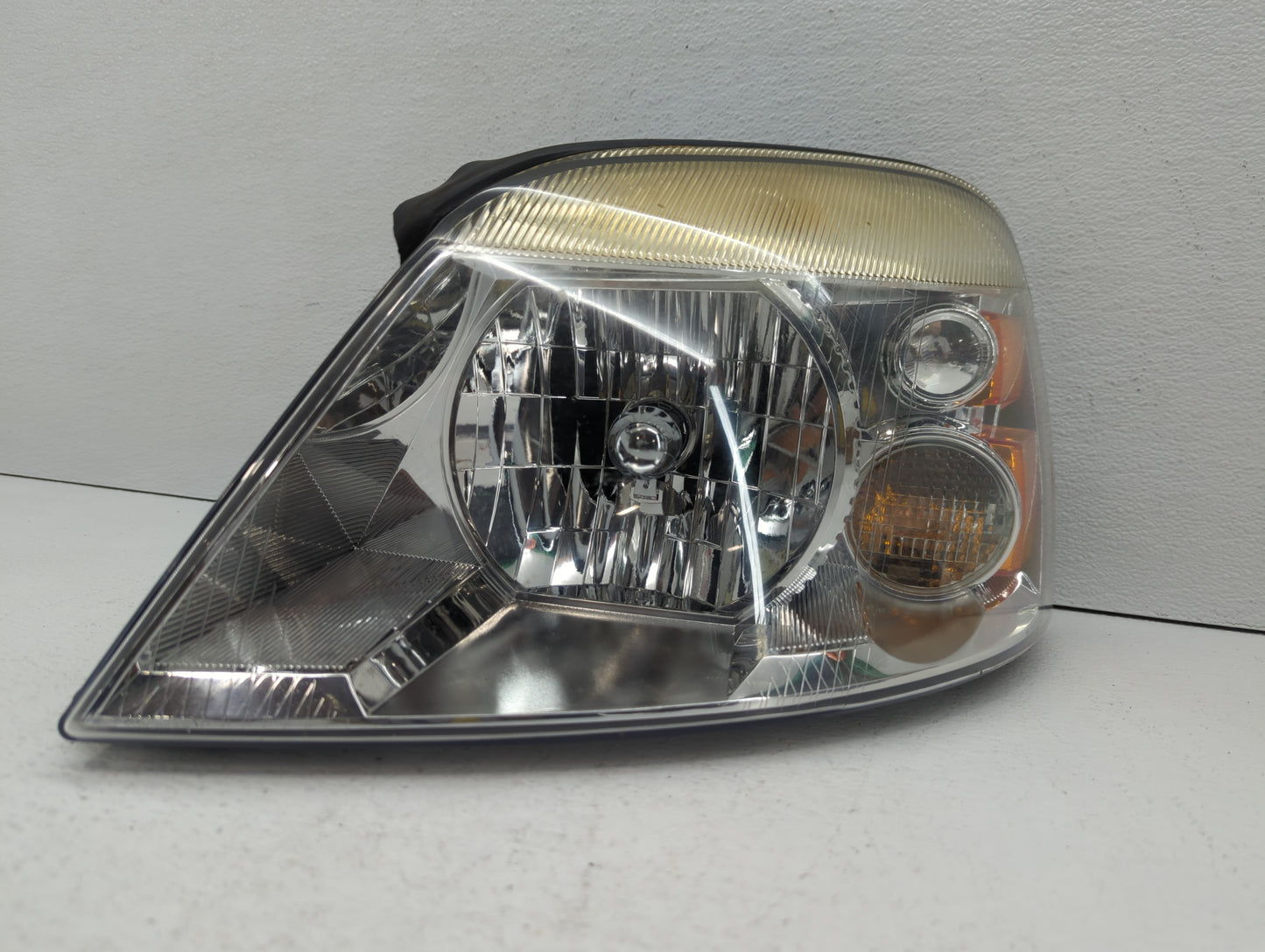 Isuzu Fsr Driver Left Oem Head Light Headlight Lamp - Oemusedautoparts1.com