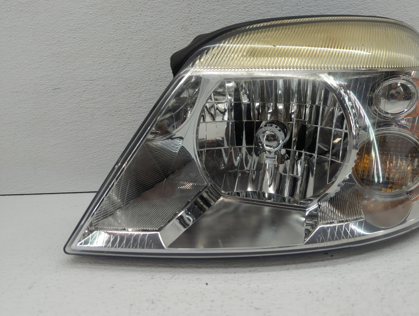 Isuzu Fsr Driver Left Oem Head Light Headlight Lamp - Oemusedautoparts1.com