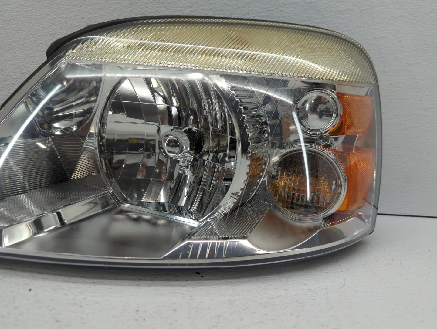 Isuzu Fsr Driver Left Oem Head Light Headlight Lamp - Oemusedautoparts1.com