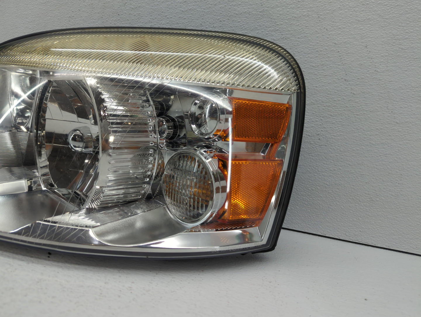Isuzu Fsr Driver Left Oem Head Light Headlight Lamp - Oemusedautoparts1.com