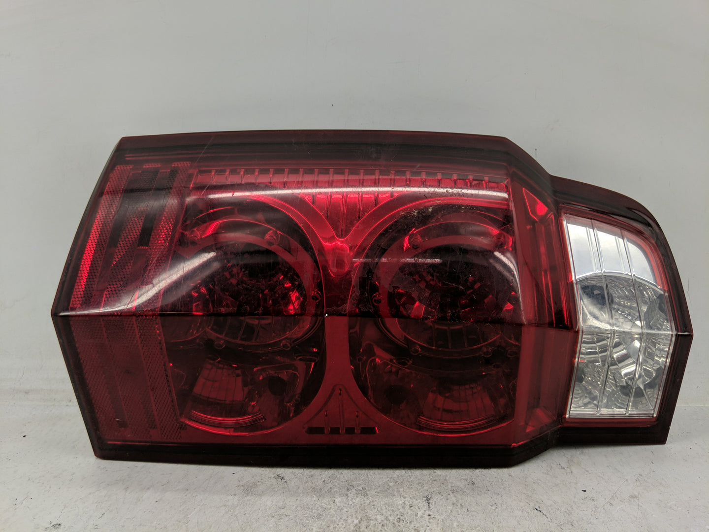 2006-2010 Jeep Commander Tail Light Assembly Driver Left OEM P/N:55396459AH Fits Fits 2006 2007 2008 2009 2010 OEM Used Auto