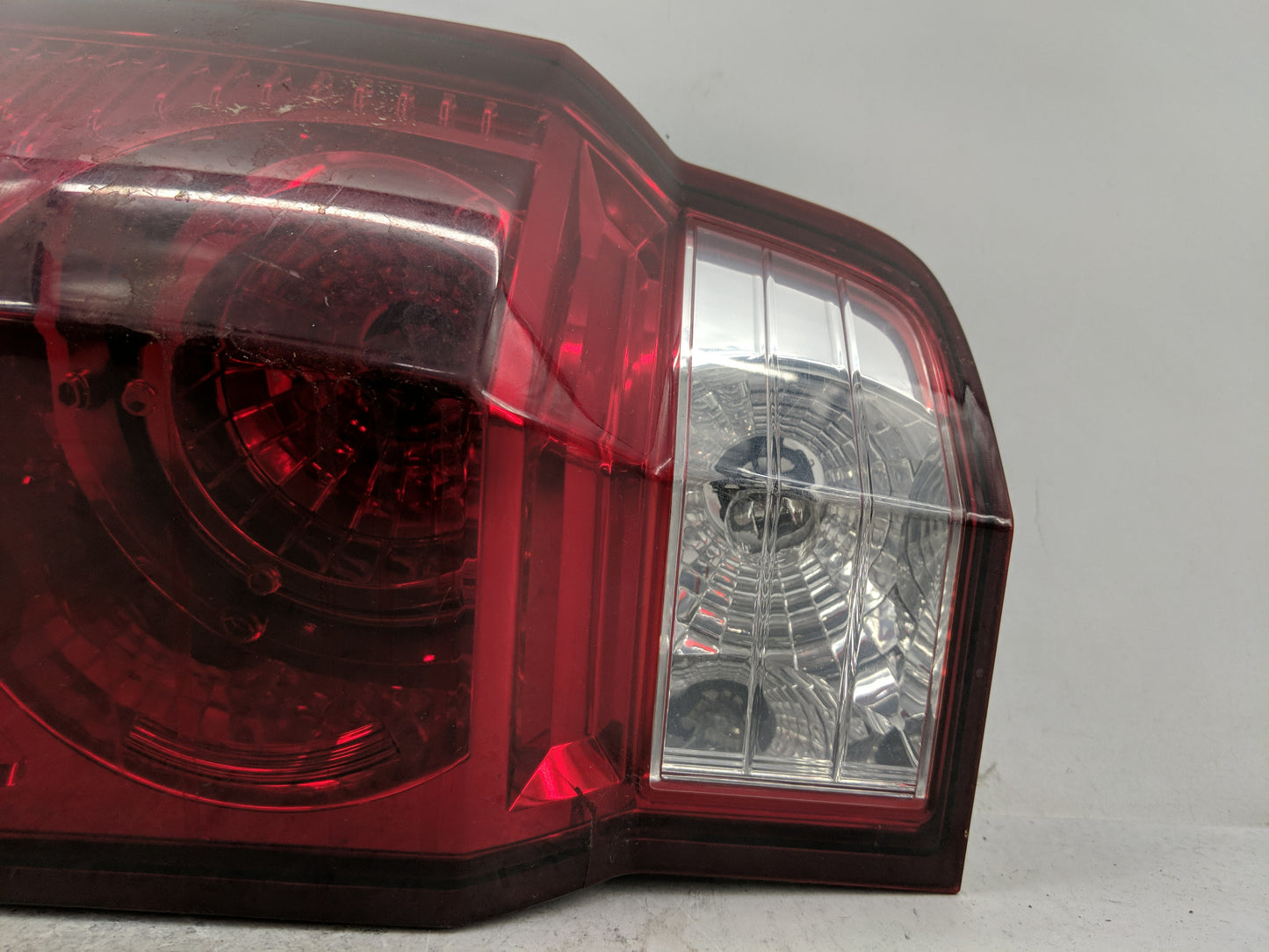 2006-2010 Jeep Commander Tail Light Assembly Driver Left OEM P/N:55396459AH Fits Fits 2006 2007 2008 2009 2010 OEM Used Auto