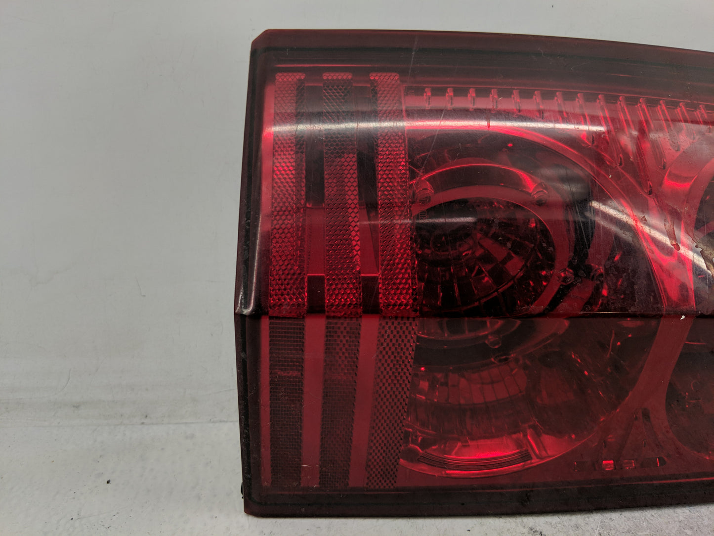 2006-2010 Jeep Commander Tail Light Assembly Driver Left OEM P/N:55396459AH Fits Fits 2006 2007 2008 2009 2010 OEM Used Auto