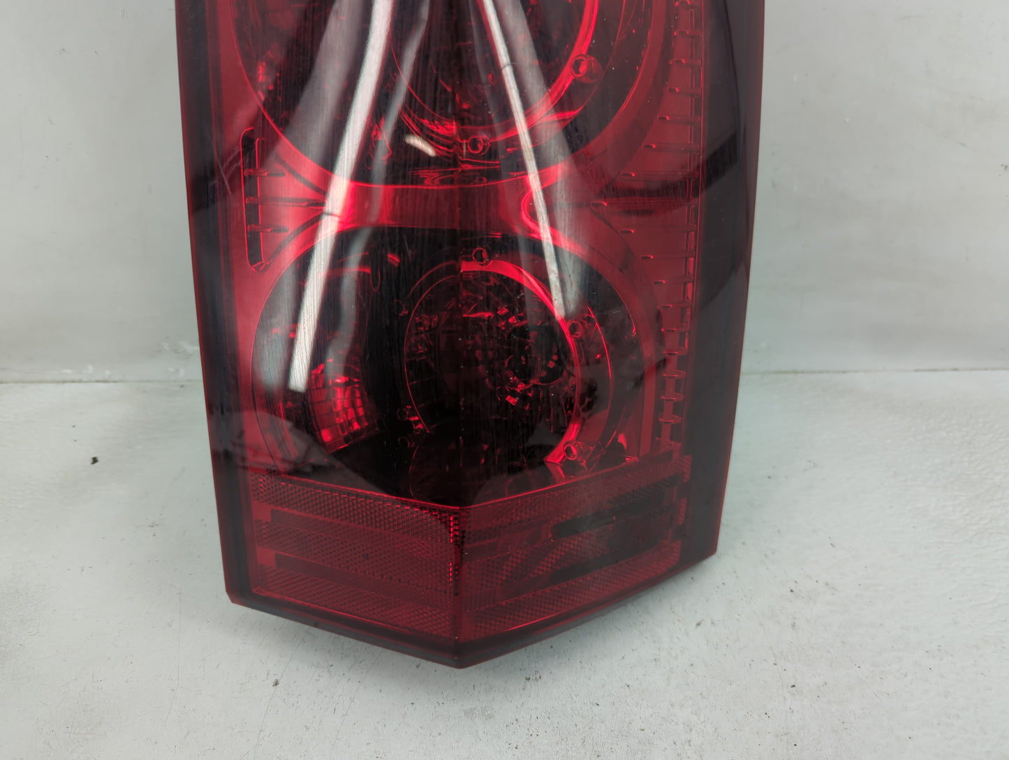 2006-2010 Jeep Commander Tail Light Assembly Passenger Right OEM P/N:55396458AH Fits Fits 2006 2007 2008 2009 2010 OEM Used 