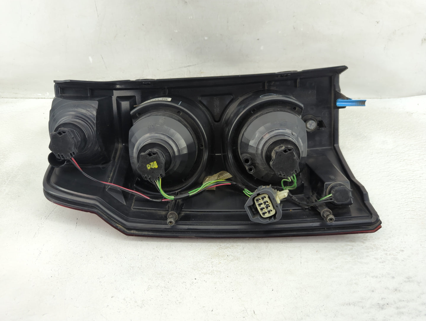 2006-2010 Jeep Commander Tail Light Assembly Passenger Right OEM P/N:55396458AH Fits Fits 2006 2007 2008 2009 2010 OEM Used 