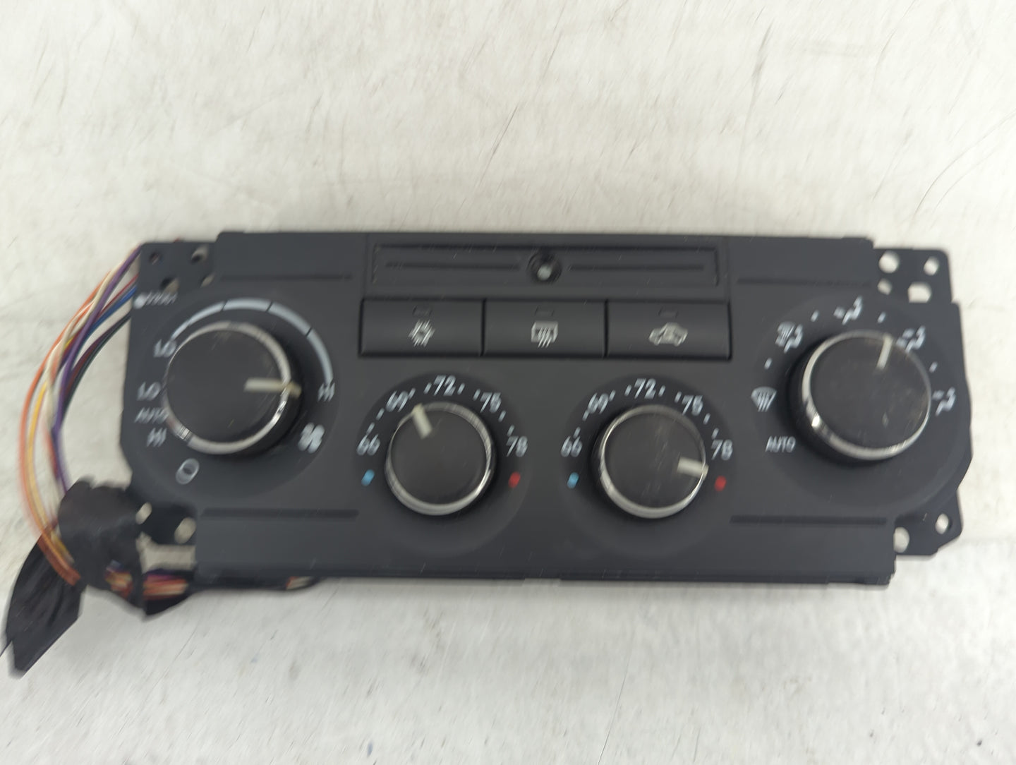 2006-2007 Jeep Commander Climate Control Module Temperature AC/Heater Replacement P/N:P55111010AI Fits Fits 2005 2006 2007 O