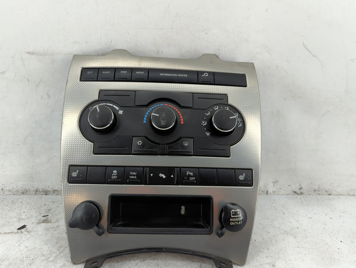 2006-2007 Jeep Commander Climate Control Module Temperature AC/Heater Replacement P/N:P55037979AA 55037979AA Fits OEM Used A