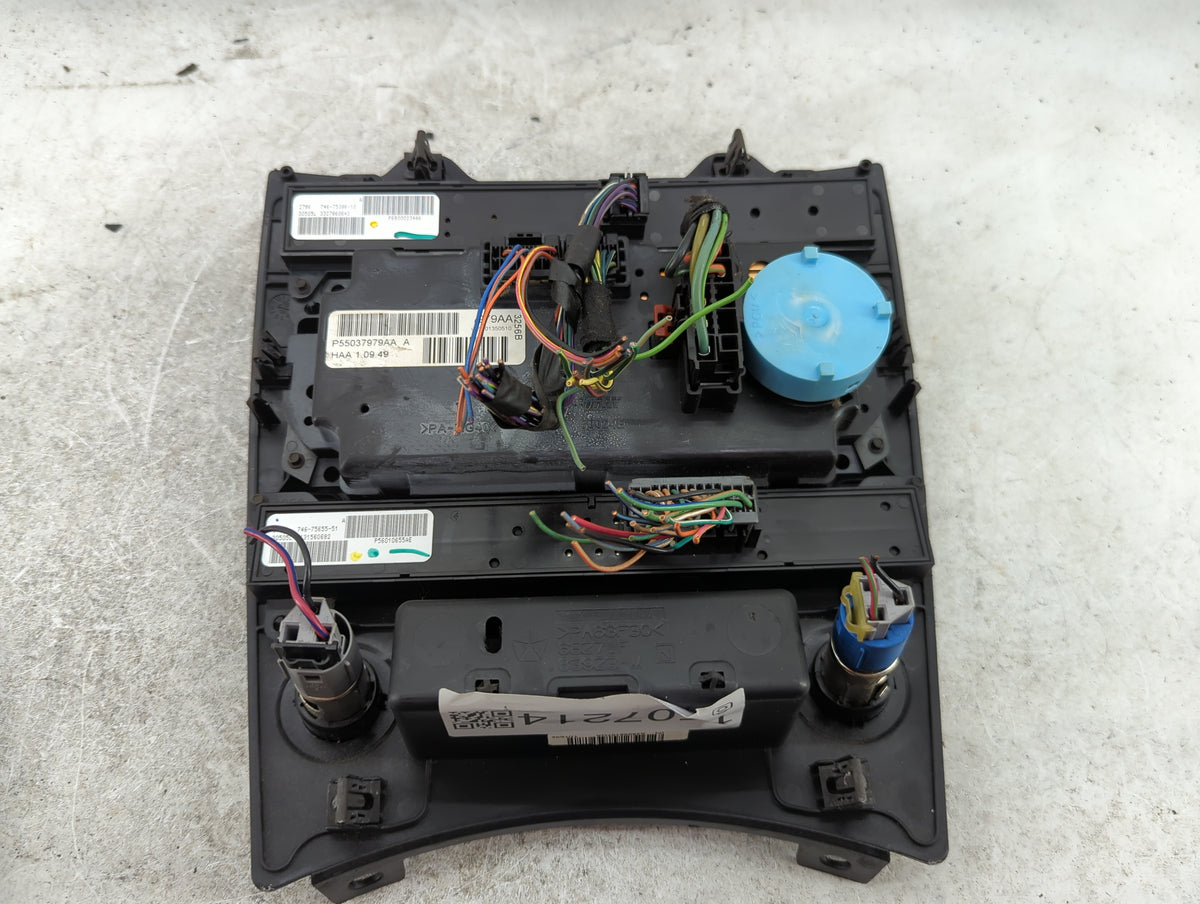 2006-2007 Jeep Commander Climate Control Module Temperature AC/Heater Replacement P/N:P55037979AA 55037979AA Fits OEM Used A