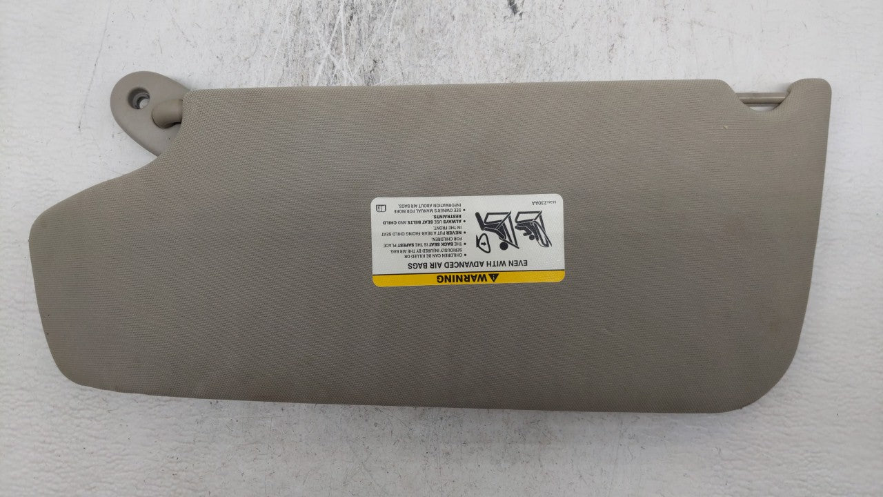 2006-2010 Jeep Commander Sun Visor Shade Replacement Passenger Right Mirror Fits Fits 2006 2007 2008 2009 2010 OEM Used Auto