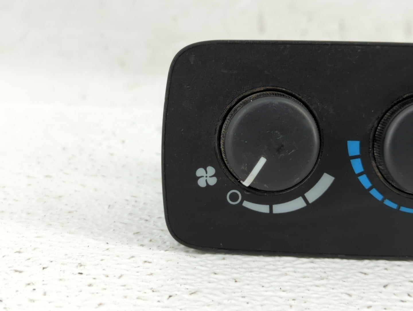 2006-2010 Jeep Commander Climate Control Module Temperature AC/Heater Replacement P/N:P55116949AB P55037979AA Fits OEM Used 