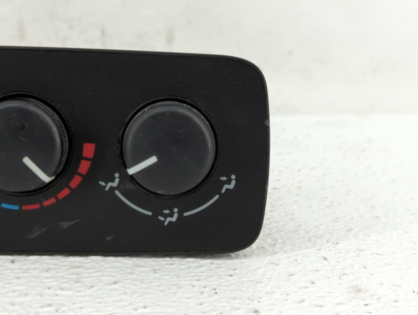 2006-2010 Jeep Commander Climate Control Module Temperature AC/Heater Replacement P/N:P55116949AB P55037979AA Fits OEM Used 