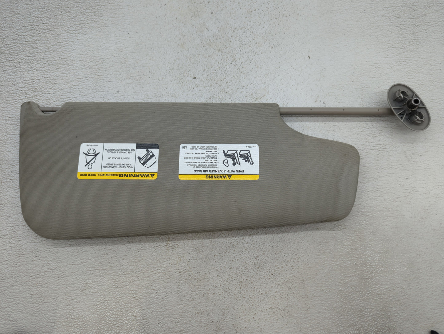 2006-2010 Jeep Commander Sun Visor Shade Replacement Driver Left Mirror Fits Fits 2006 2007 2008 2009 2010 OEM Used Auto Par