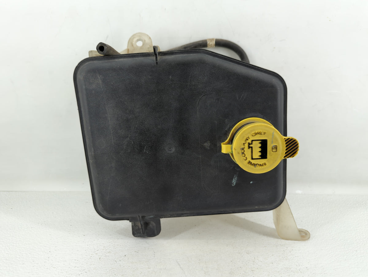 2006-2007 Jeep Commander Radiator Coolant Overflow Expansion Tank Bottle 534457 - Oemusedautoparts1.com