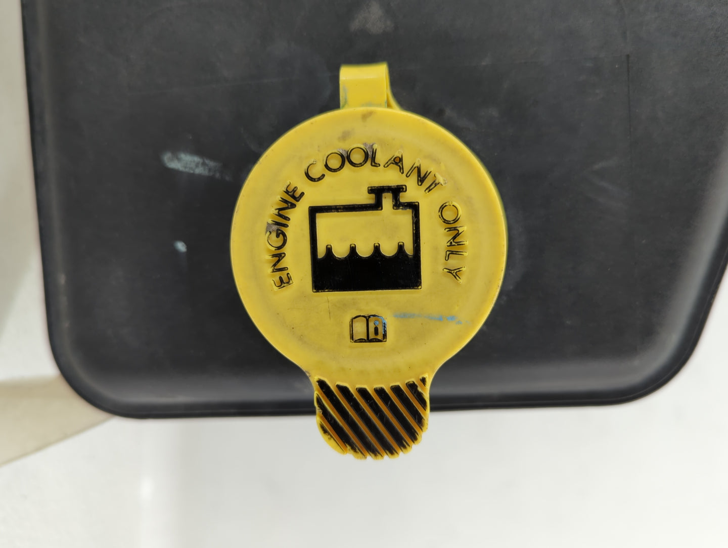 2006-2007 Jeep Commander Radiator Coolant Overflow Expansion Tank Bottle 534457 - Oemusedautoparts1.com