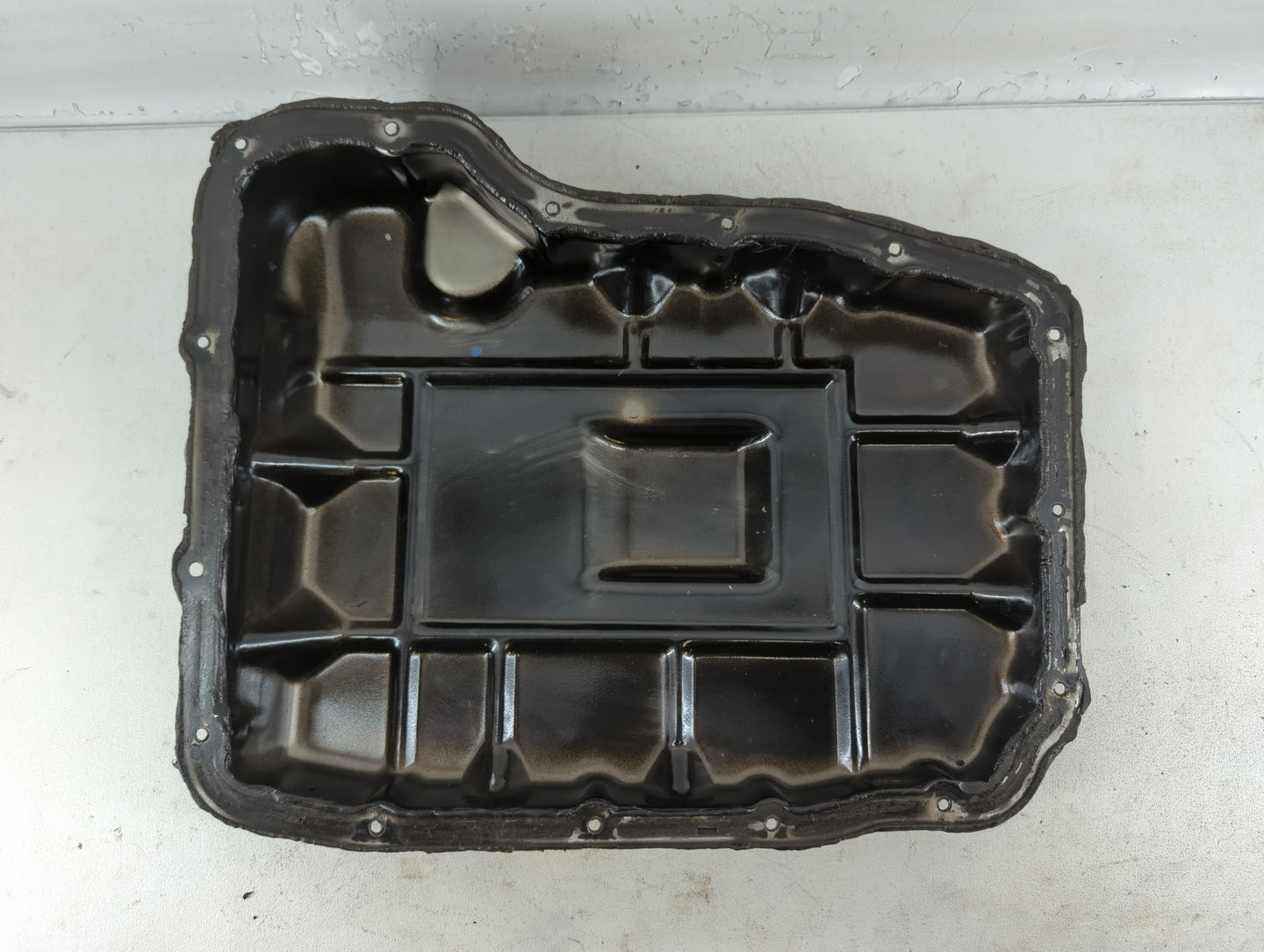 2006-2010 Jeep Commander Engine Oil Pan Fits Fits 2005 2006 2007 2008 2009 2010 2011 OEM Used Auto Parts - Oemusedautoparts1