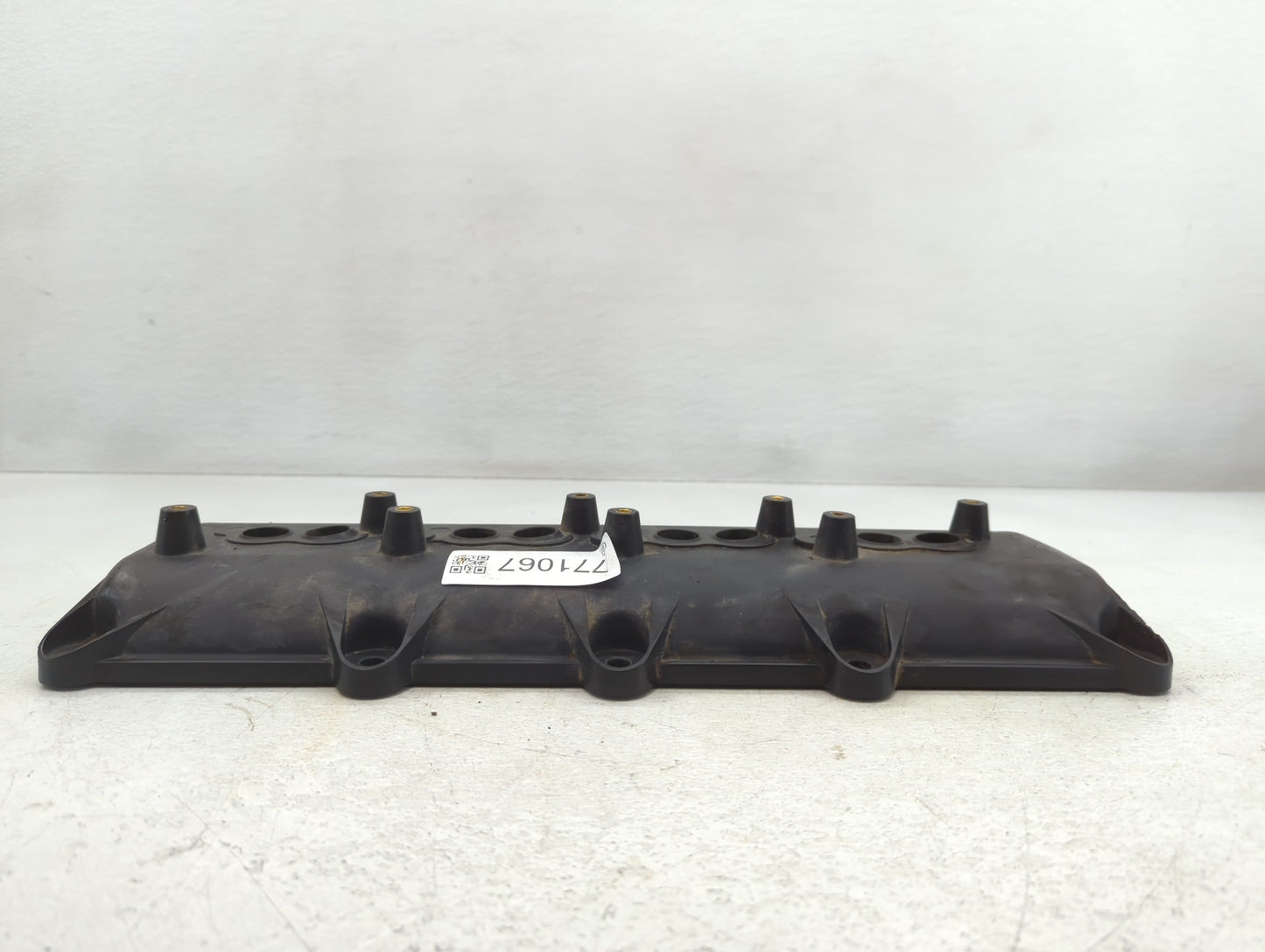 2007 Jeep Commander Driver Left Cylinder Head Valve Cover Fits OEM Used Auto Parts - Oemusedautoparts1.com