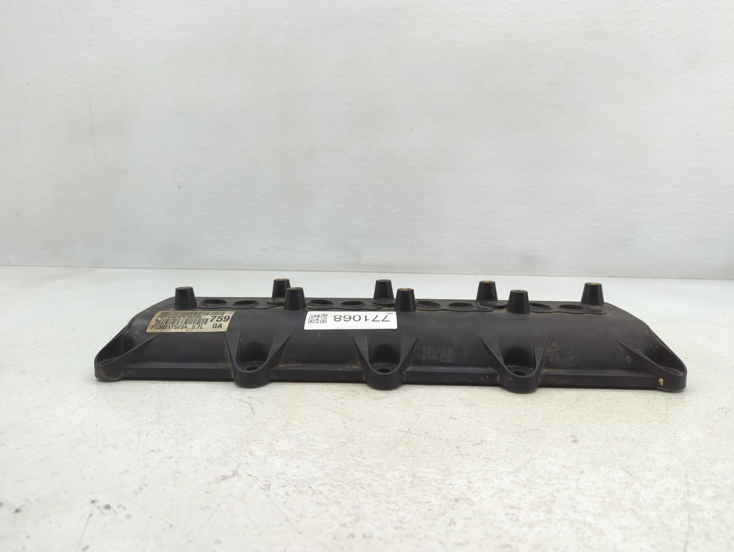 2007 Jeep Commander Driver Left Cylinder Head Valve Cover Fits OEM Used Auto Parts - Oemusedautoparts1.com