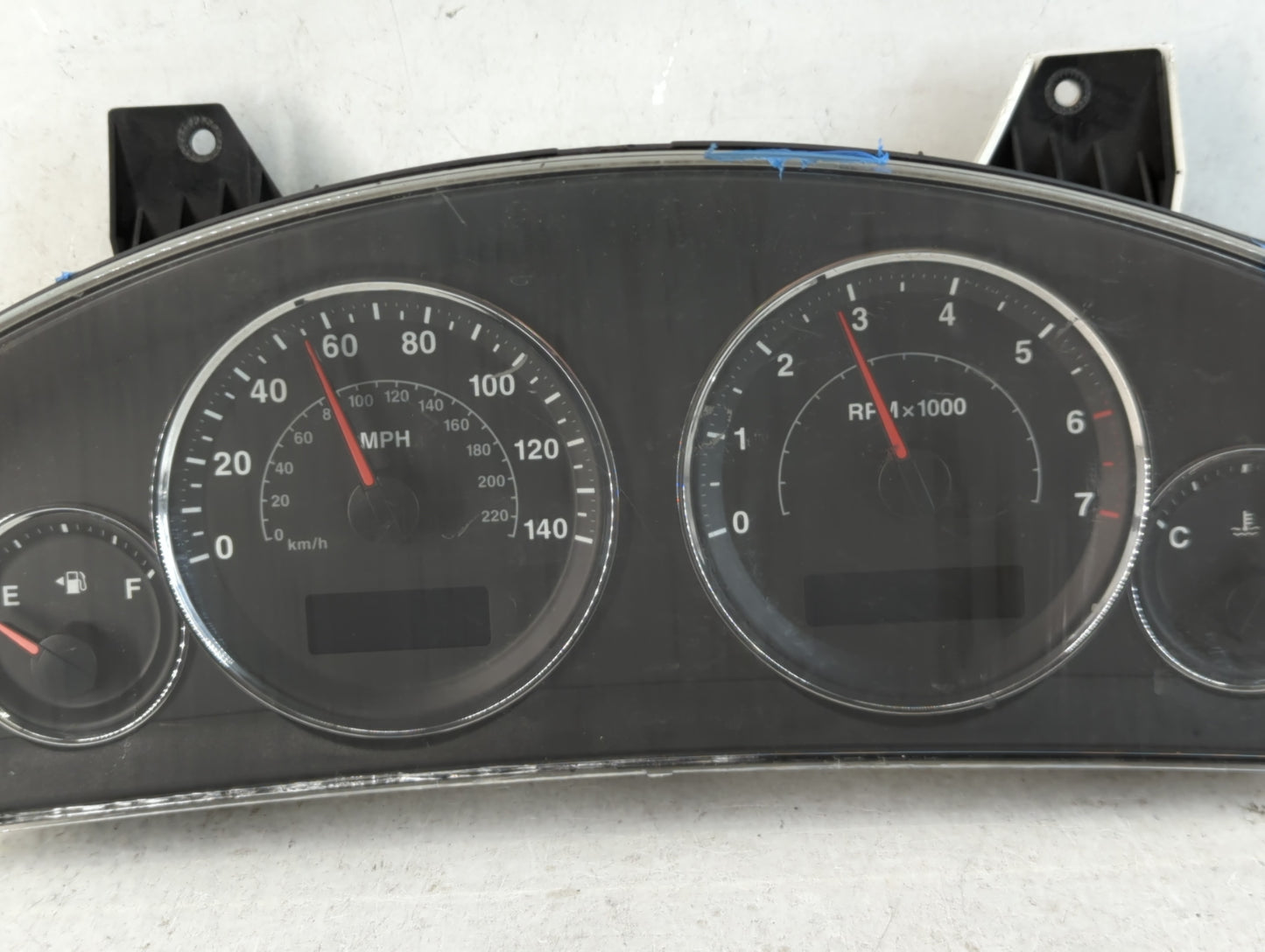 2007 Jeep Commander Instrument Cluster Speedometer Gauges P/N:05172329AB 05172329AC, 05172329AD Fits OEM Used Auto Parts - O