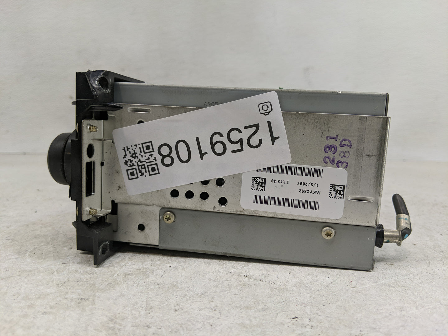 2007-2008 Jeep Compass Radio AM FM Cd Player Receiver Replacement P/N:P05091175AB Fits Fits 2007 2008 2009 OEM Used Auto Par