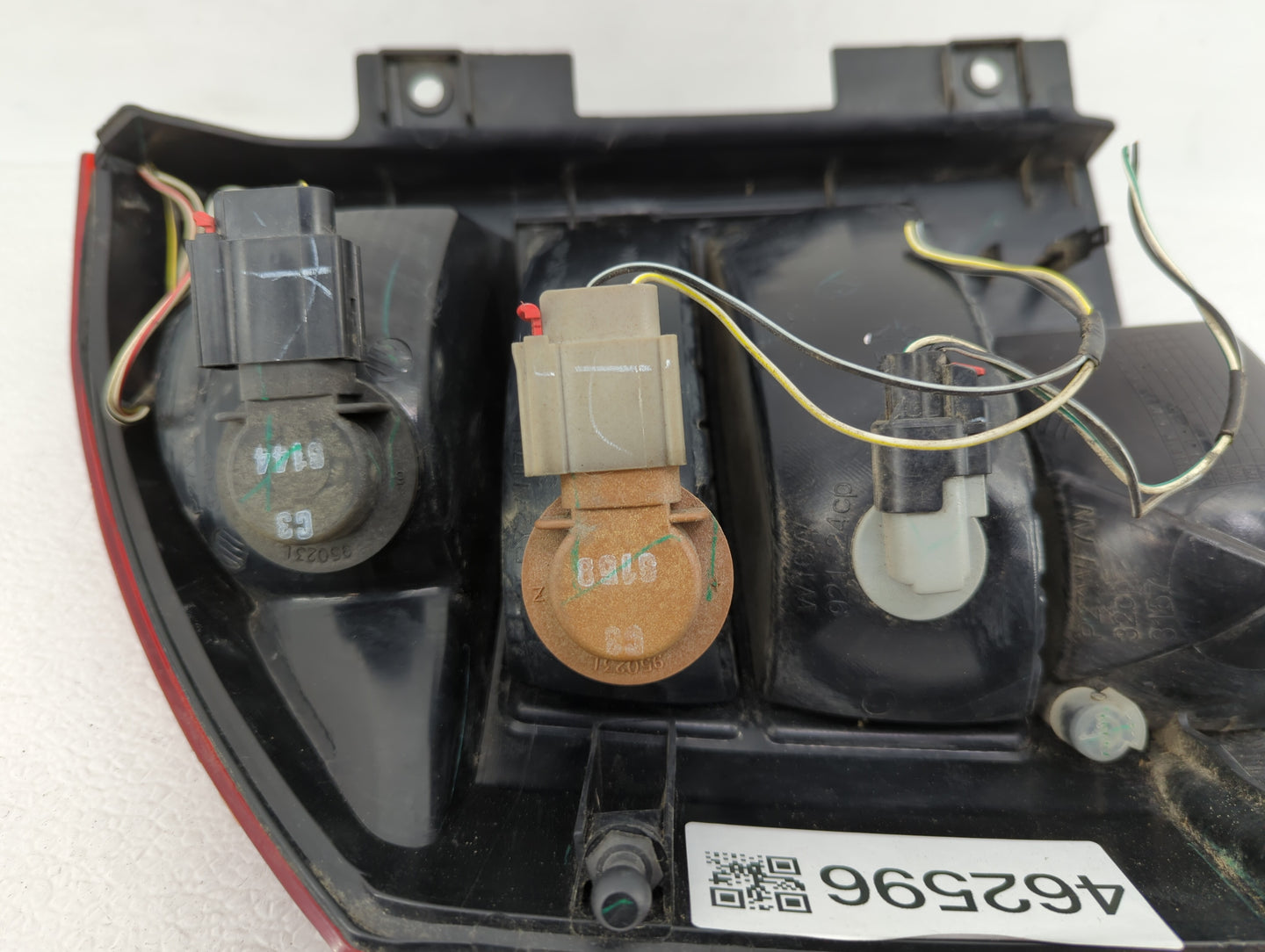 2007-2010 Jeep Compass Tail Light Assembly Driver Left OEM P/N: 3757A, 51128C Fits Fits 2007 2008 2009 2010 OEM Used Auto Pa