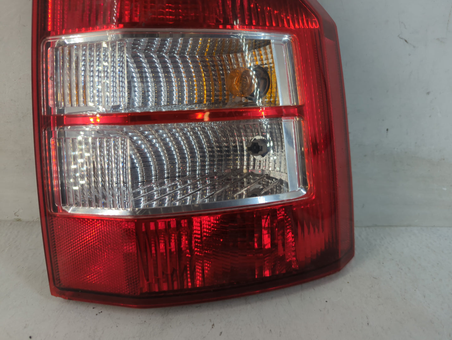 2007-2010 Jeep Compass Tail Light Assembly Passenger Right OEM Fits Fits 2007 2008 2009 2010 OEM Used Auto Parts - Oemusedau