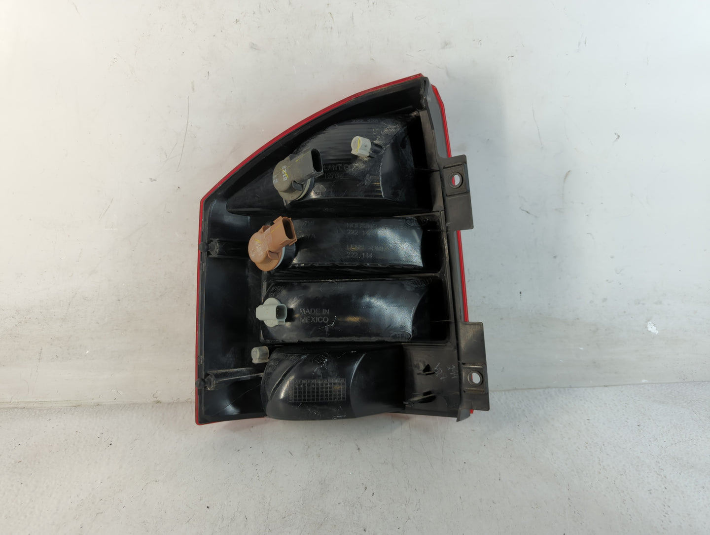 2007-2010 Jeep Compass Tail Light Assembly Passenger Right OEM Fits Fits 2007 2008 2009 2010 OEM Used Auto Parts - Oemusedau