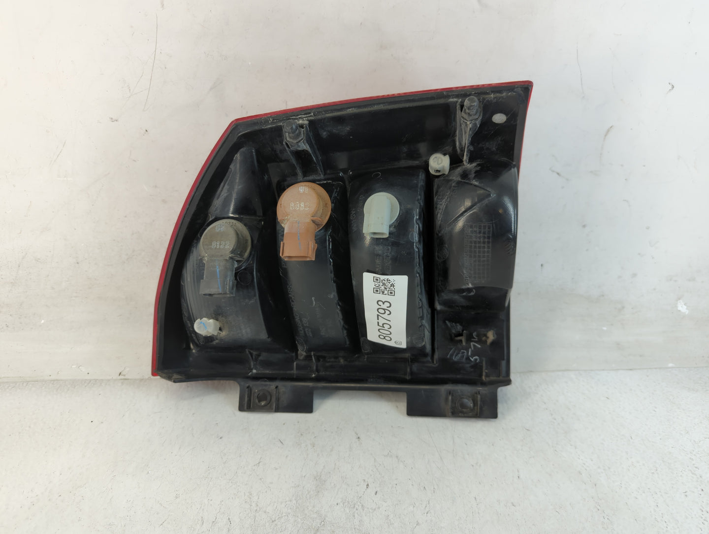 2007-2010 Jeep Compass Tail Light Assembly Driver Left OEM Fits Fits 2007 2008 2009 2010 OEM Used Auto Parts - Oemusedautopa