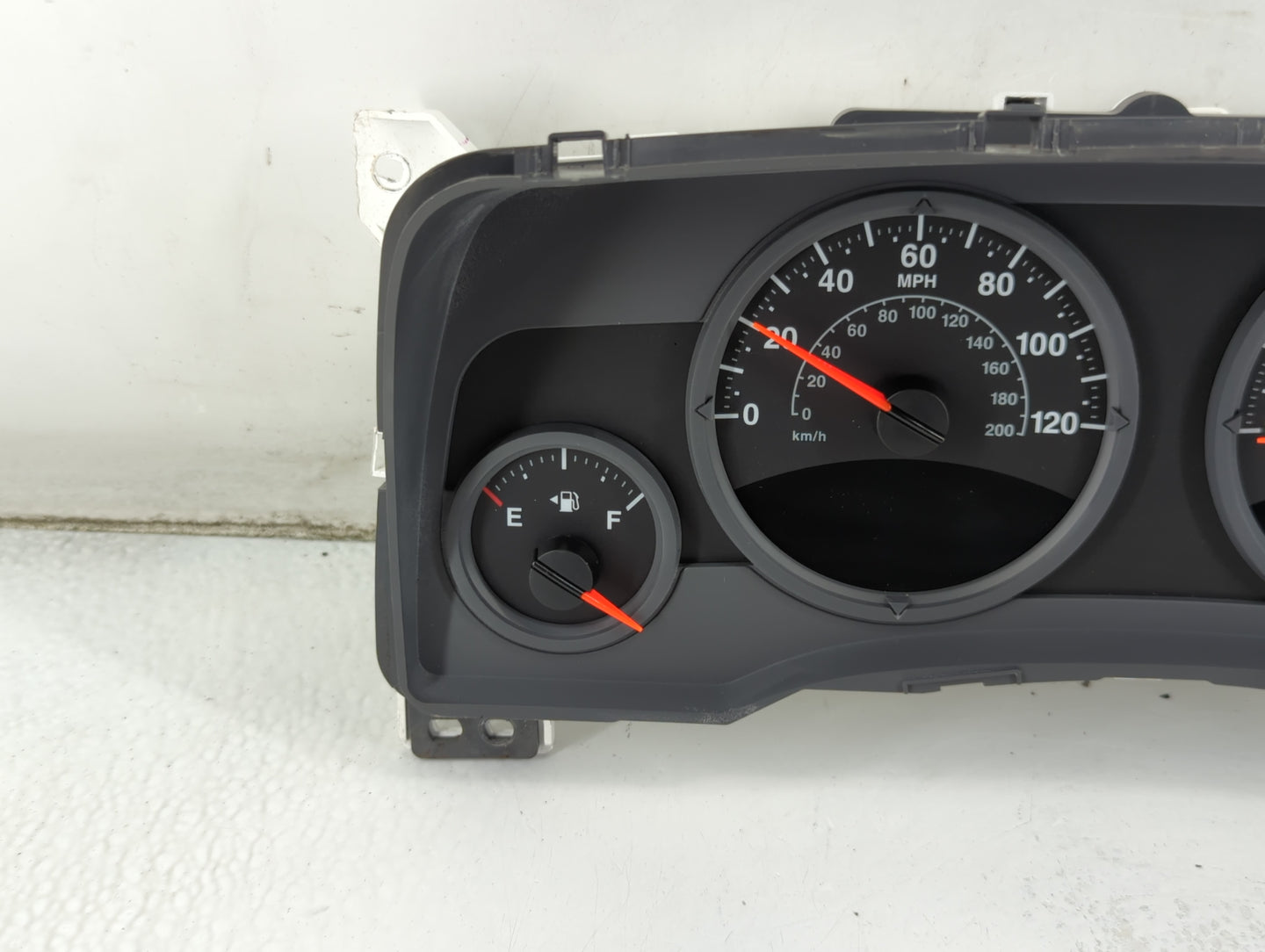 2007 Jeep Compass Instrument Cluster Speedometer Gauges P/N:CR-0035-004-M0-C0 05107008AC Fits OEM Used Auto Parts - Oemuseda