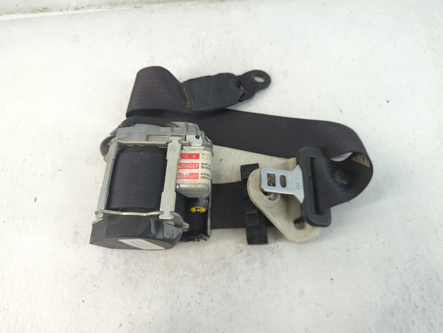 2007 Jeep Compass Passenger Front Seatbelt Buckle - Oemusedautoparts1.com
