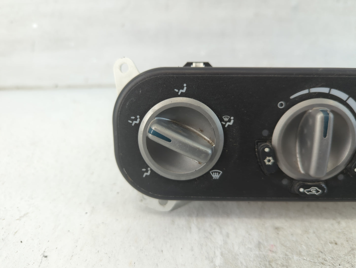 2007-2009 Jeep Compass Climate Control Module Temperature AC/Heater Replacement Fits Fits 2007 2008 2009 OEM Used Auto Parts
