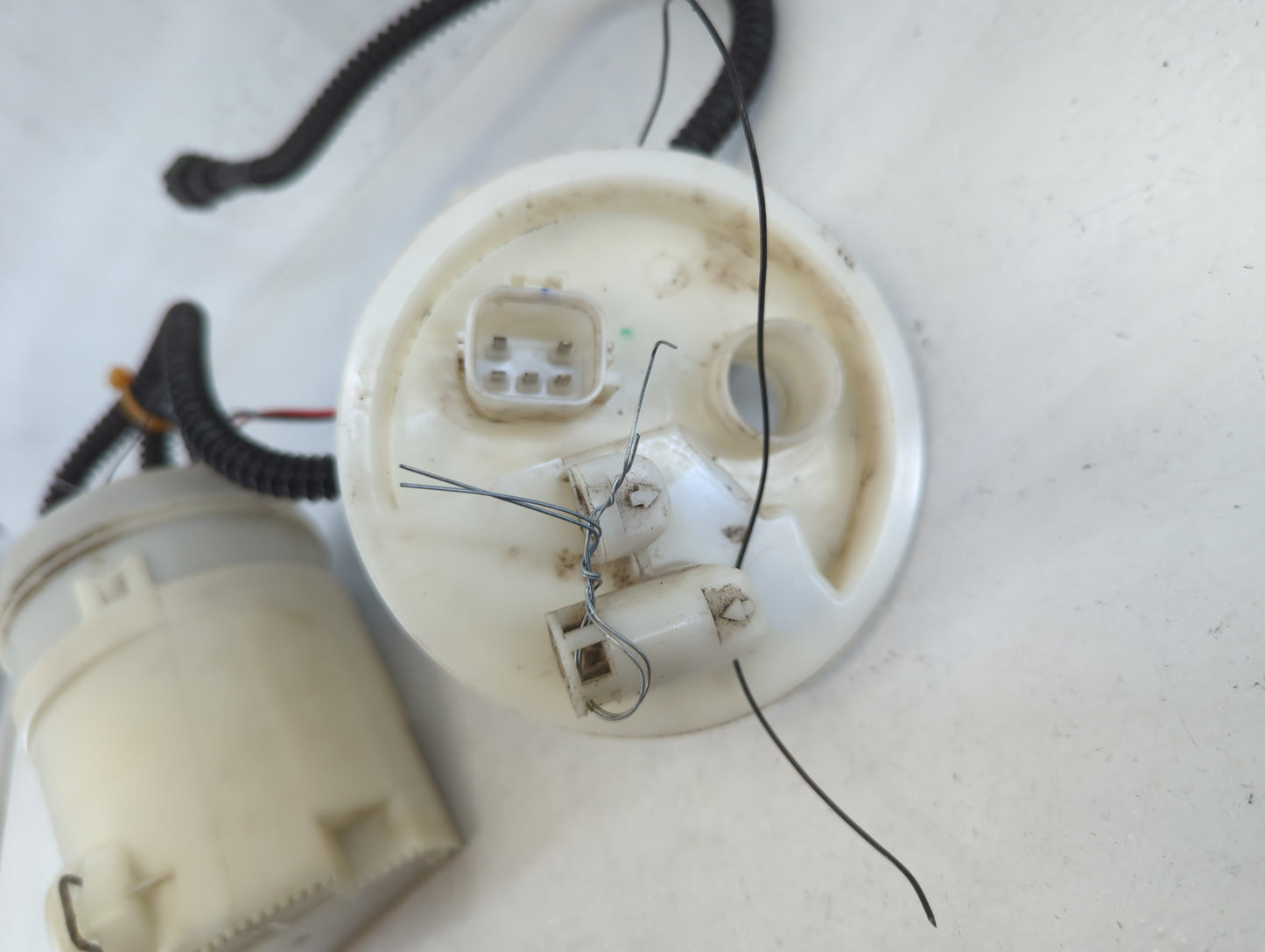 2007 Jeep Dispatcher Electrical Gas Fuel Pump Assembly - Oemusedautoparts1.com
