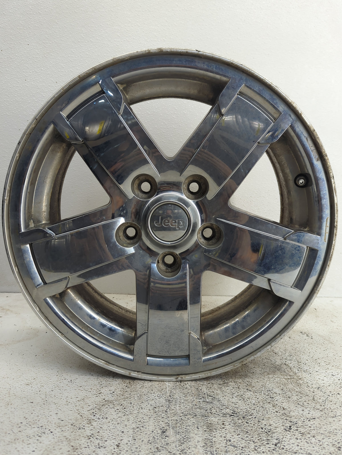 2005-2007 Jeep Grand Cherokee Oem Wheel Rim 1081835 - Oemusedautoparts1.com
