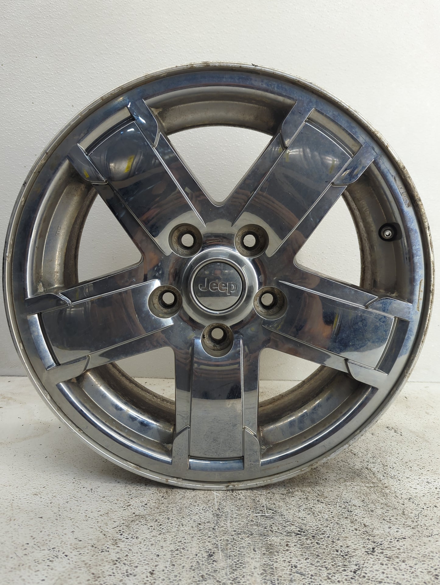 2005-2007 Jeep Grand Cherokee Oem Wheel Rim 1081835 - Oemusedautoparts1.com