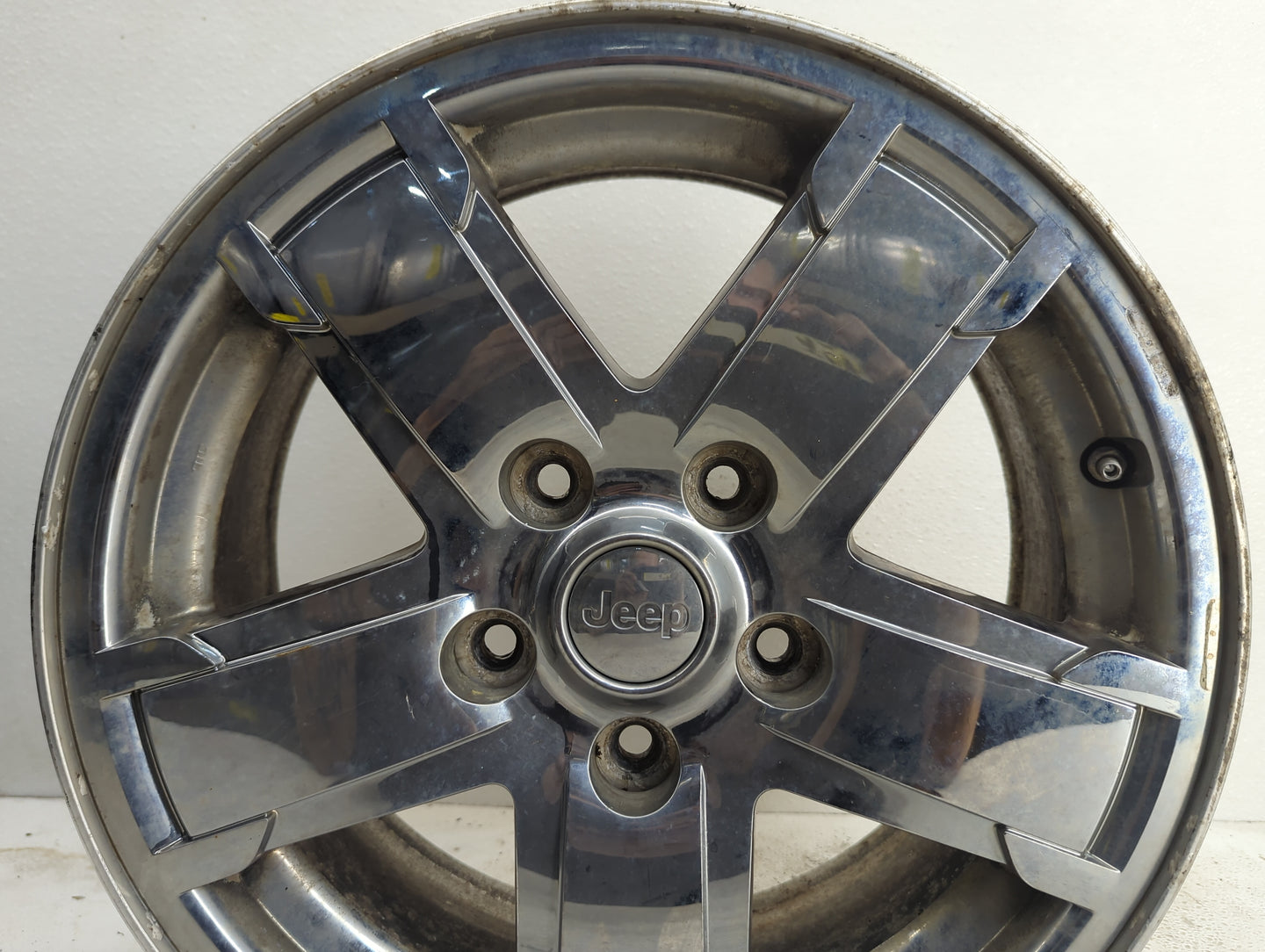 2005-2007 Jeep Grand Cherokee Oem Wheel Rim 1081835 - Oemusedautoparts1.com