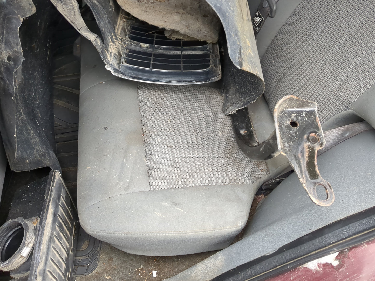2007 Jeep Grand Cherokee Rear Seat Oem - Oemusedautoparts1.com