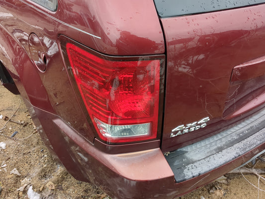2007-2010 Jeep Grand Cherokee Tail Light Assembly Driver Left OEM Fits Fits 2007 2008 2009 2010 OEM Used Auto Parts - Oemuse