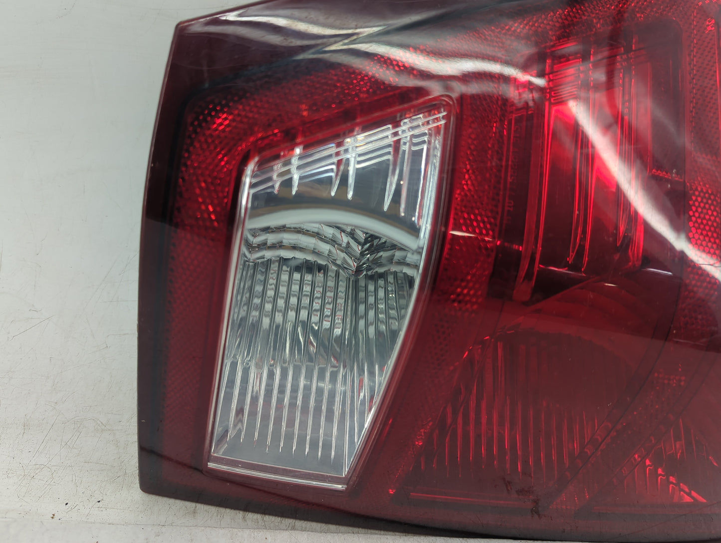 2007-2010 Jeep Grand Cherokee Tail Light Assembly Driver Left OEM Fits Fits 2007 2008 2009 2010 OEM Used Auto Parts - Oemuse
