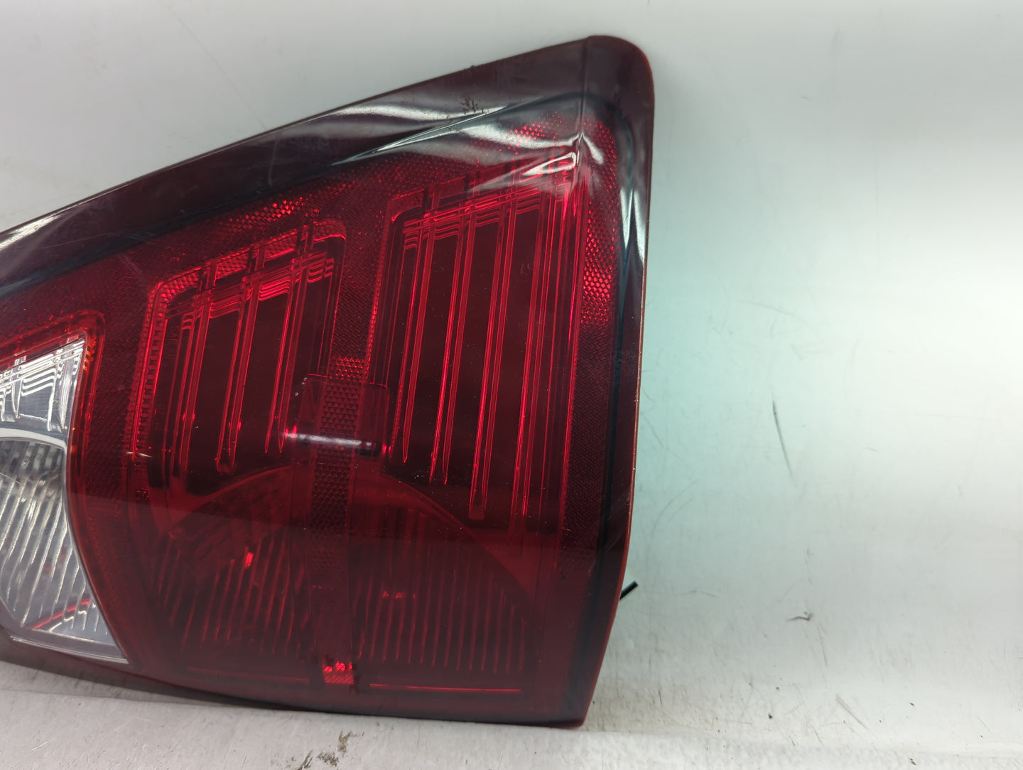 2007-2010 Jeep Grand Cherokee Tail Light Assembly Driver Left OEM Fits Fits 2007 2008 2009 2010 OEM Used Auto Parts - Oemuse