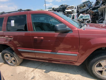 compare product 2006-2007 Jeep Grand Cherokee Passenger Front Door Oem