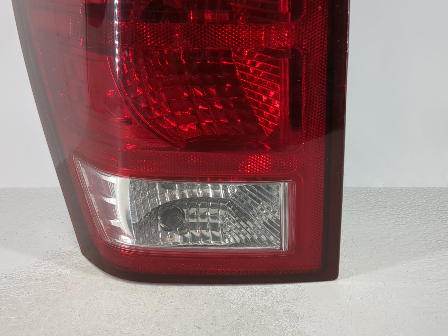 2007-2010 Jeep Grand Cherokee Tail Light Assembly Driver Left OEM P/N:55079013AB Fits Fits 2007 2008 2009 2010 OEM Used Auto