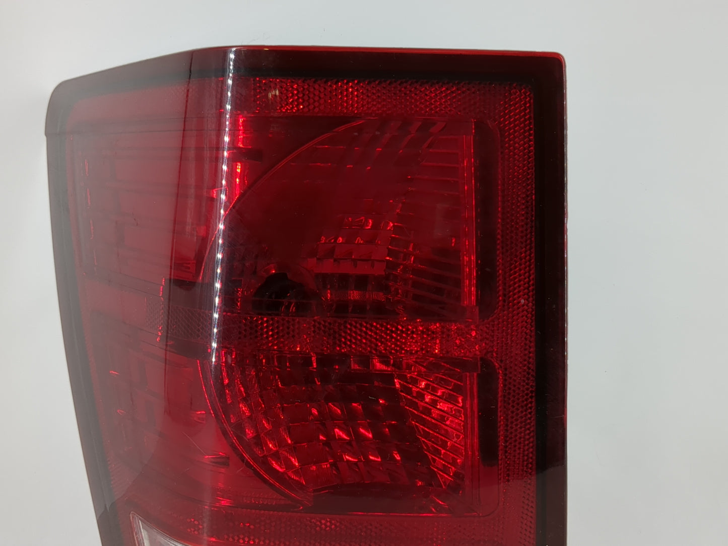 2007-2010 Jeep Grand Cherokee Tail Light Assembly Driver Left OEM P/N:55079013AB Fits Fits 2007 2008 2009 2010 OEM Used Auto