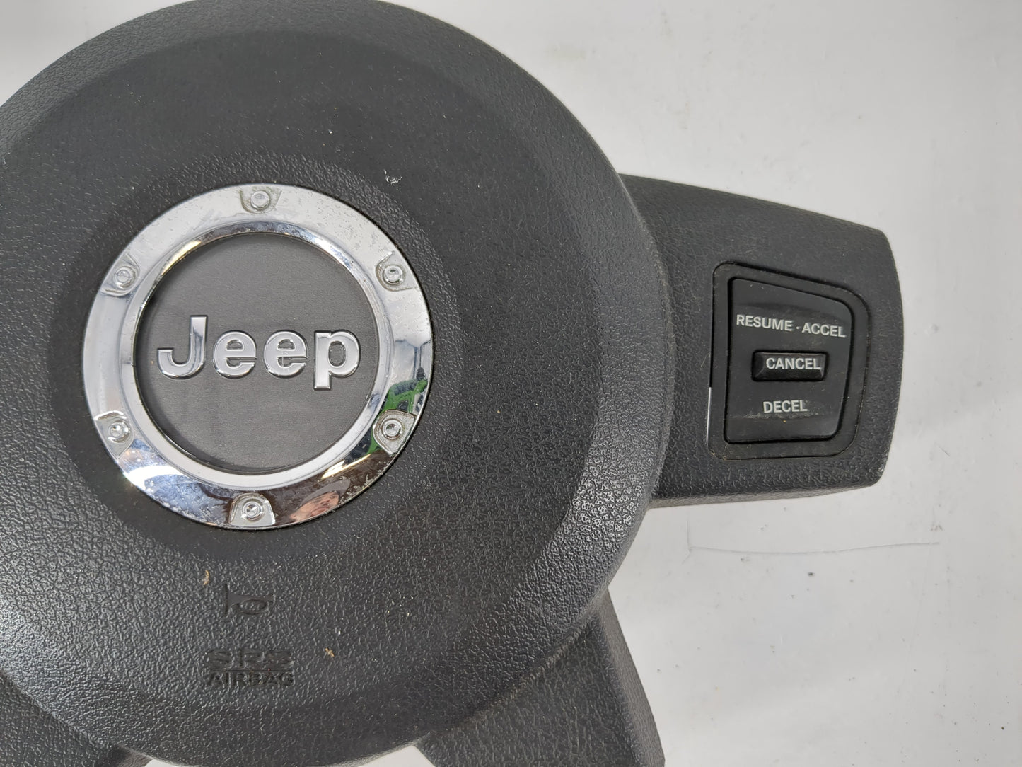2005-2007 Jeep Grand Cherokee Air Bag Driver Left Steering Wheel Mounted P/N:P5JY991DVAH Fits Fits 2005 2006 2007 OEM Used A